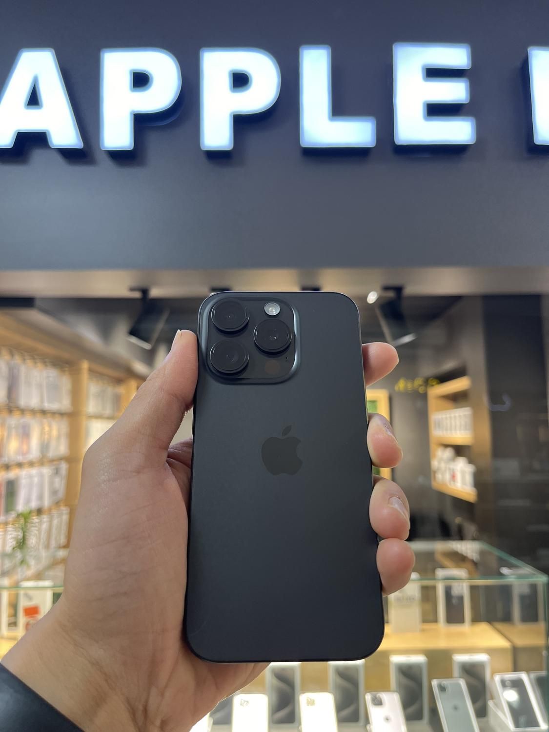 اپل iphone 15 pro آیفون ۱۵ پرو کارکرده مشکی ۲۵۶ GB|موبایل|تهران, گیشا (کوی نصر)|دیوار