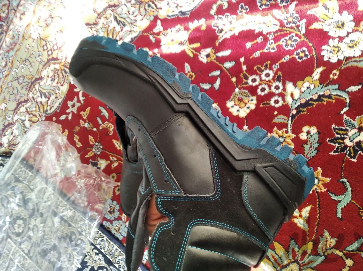 یک جفت کفش ایمنی مارک ساتر جنس خوب.|کیف، کفش و کمربند|تهران, کن|دیوار