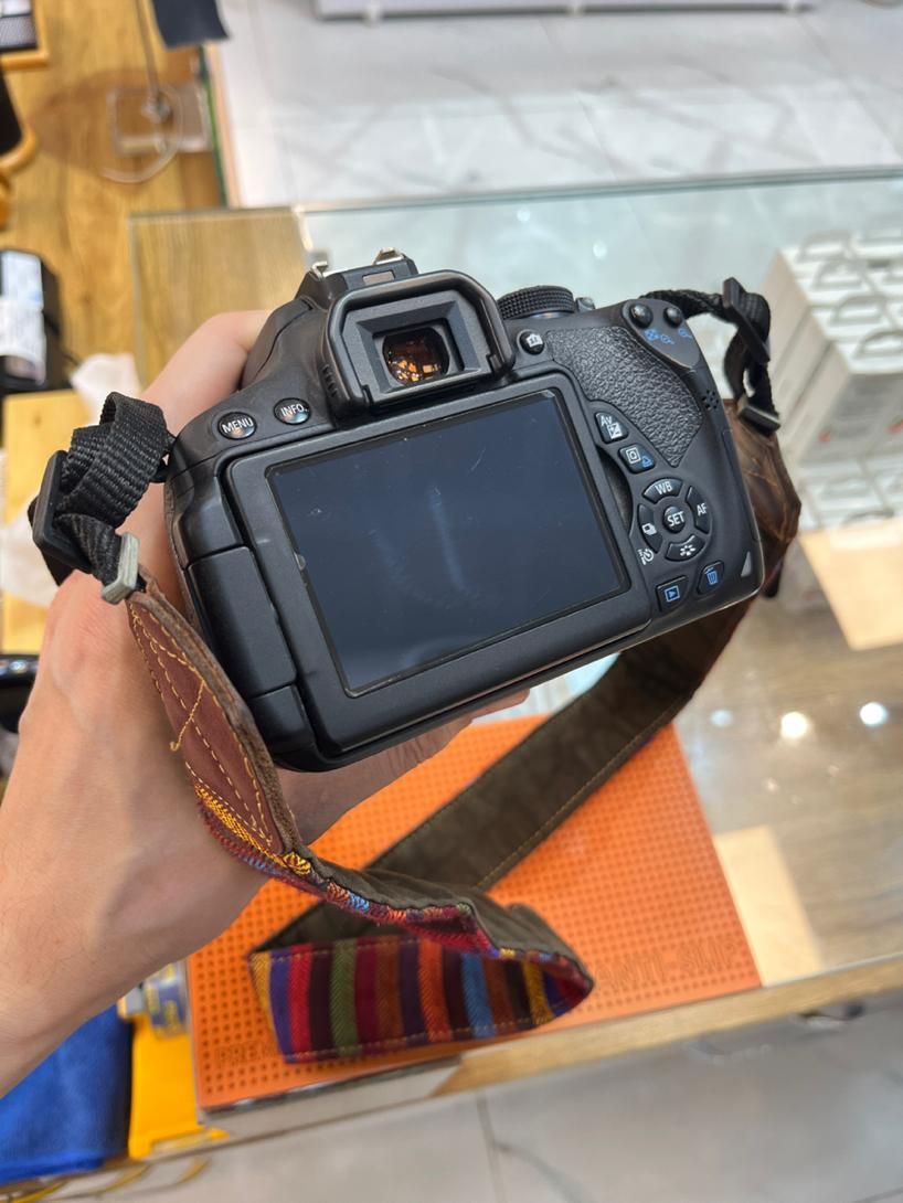 دوربین عکاسی Canon 700D|دوربین عکاسی و فیلم‌برداری|گنبد کاووس, |دیوار