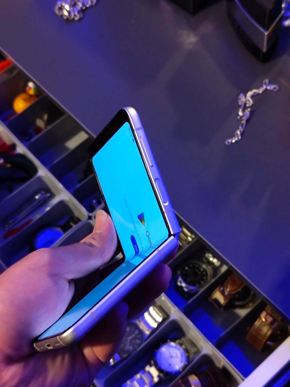 سامسونگ Galaxy Z Flip3 5G با حافظهٔ ۲۵۶ گیگابایت|موبایل|تهران, دریاچه شهدای خلیج فارس|دیوار