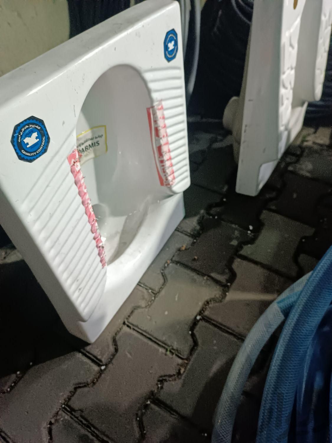 سنگ توالت ایرانی گود با جا پای بلند طبی ریم لس|لوازم سرویس بهداشتی|گرگان, |دیوار