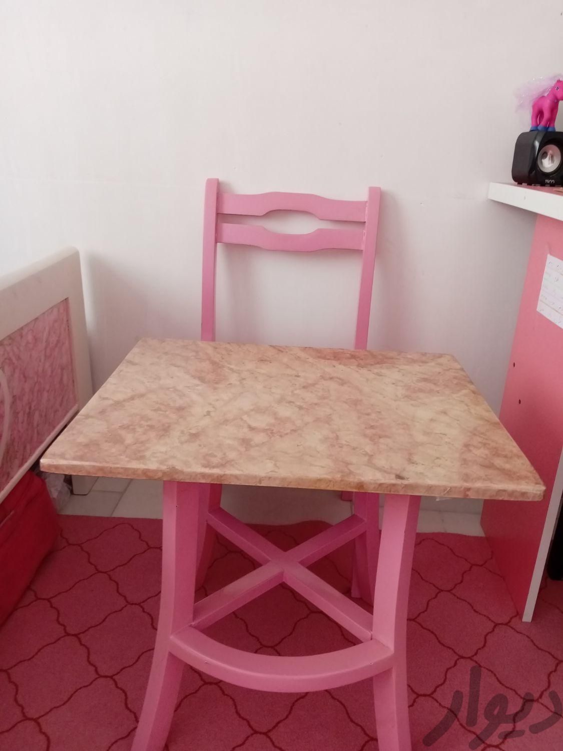 میز و صندلی تحریر|تخت و صندلی بچه|بومهن, |دیوار