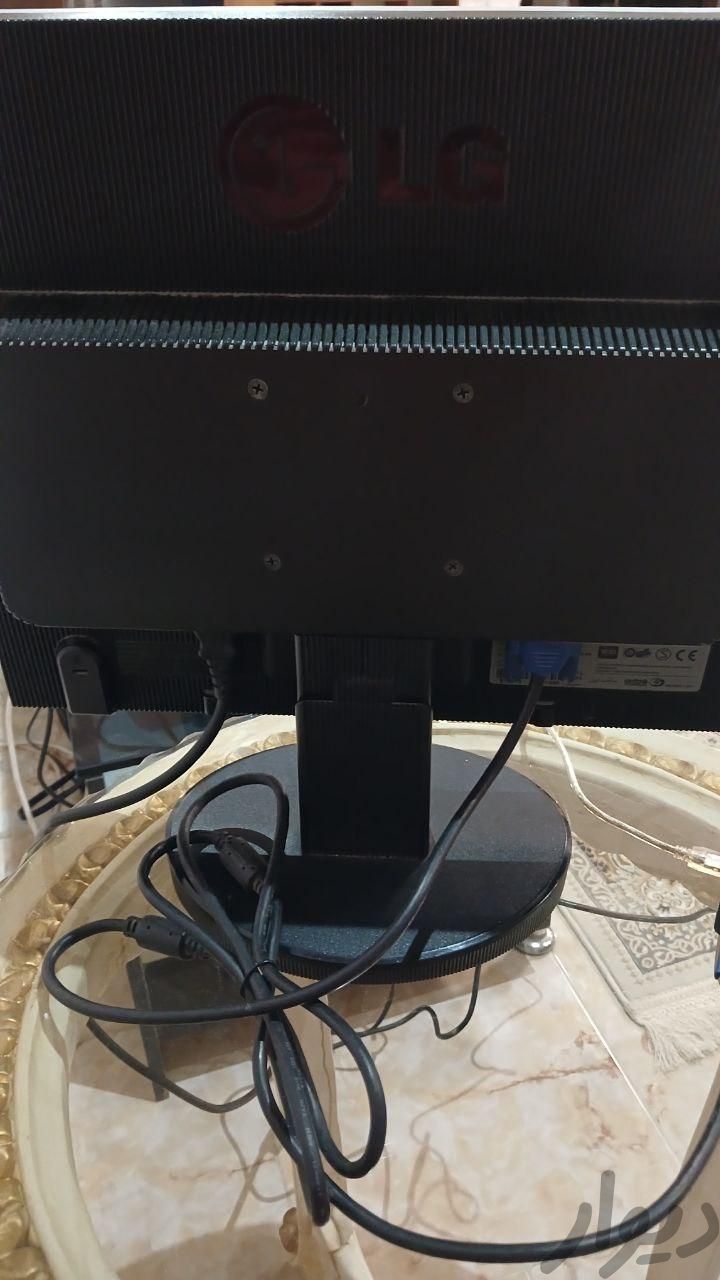 مانیتور LG همراه با تبدیل HDMI به VGA|قطعات و لوازم جانبی رایانه|تهران, نیلوفر|دیوار