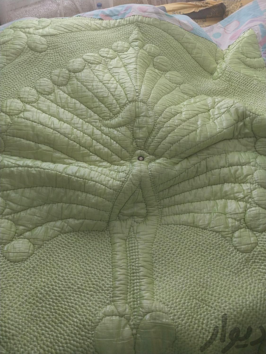 لحاف سبز با ملحفه|رختخواب، بالش و پتو|کرج, مهرشهر - فاز ۲|دیوار