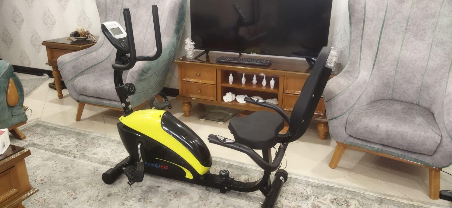 دوچرخه ثابت powermax تمیز، خونگی،کم کارکرد|تجهیزات ورزشی|تهران, خانی‌آباد|دیوار