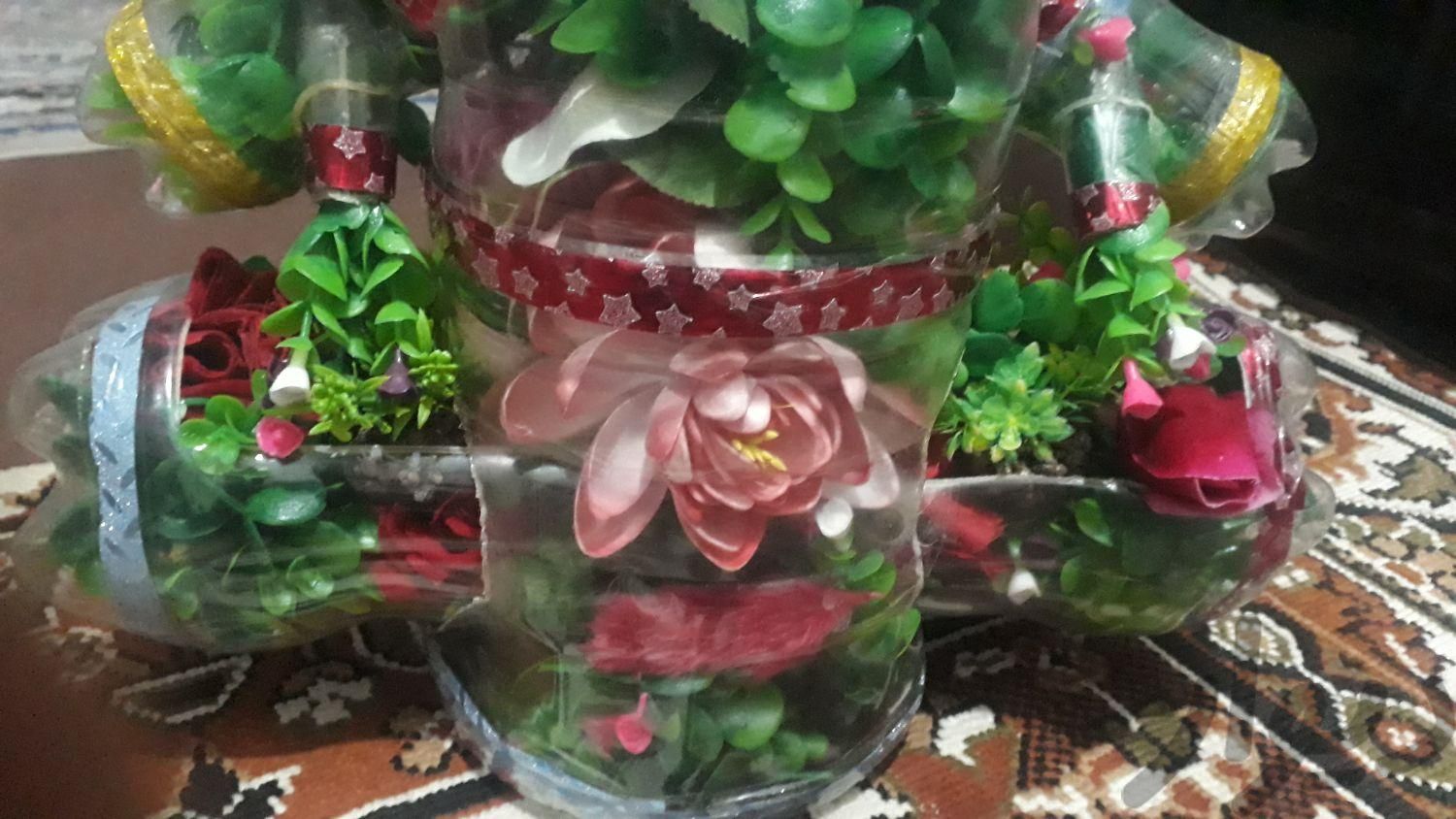 باگلهای مصنوعی داخلش با ظروف پلاستیکی ساخته شده|گل مصنوعی|تهران, شهرک گلها|دیوار