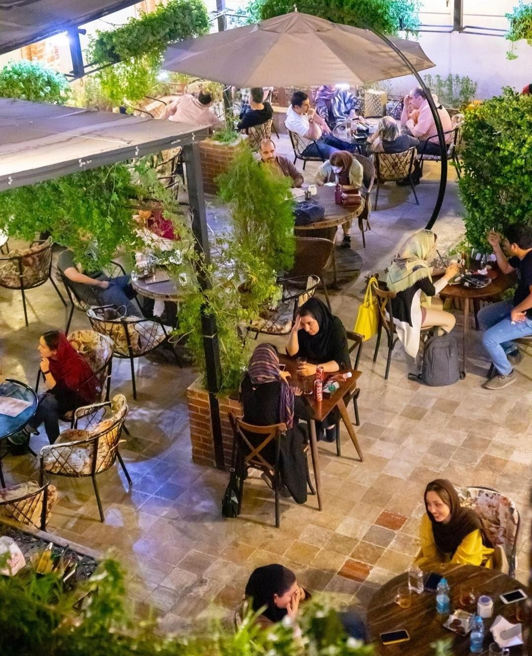 طراحی کافه ، باغ رستوران