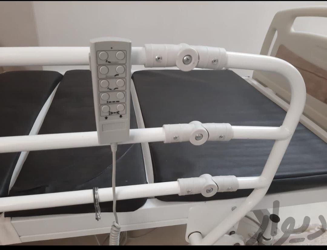 تخت خواب ۴شکن برقی بیمار کنترل دار|وسایل آرایشی، بهداشتی و درمانی|کاشان, |دیوار