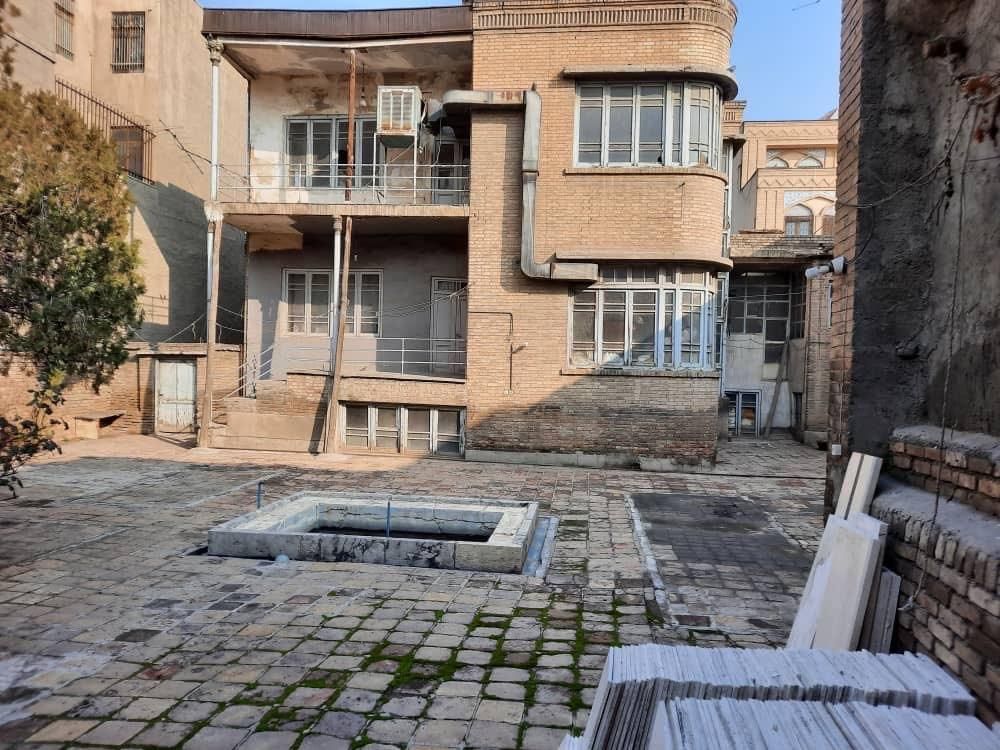 کلنگی زمین ۵۲۰ متر|فروش زمین و ملک کلنگی|تهران, سنگلج|دیوار