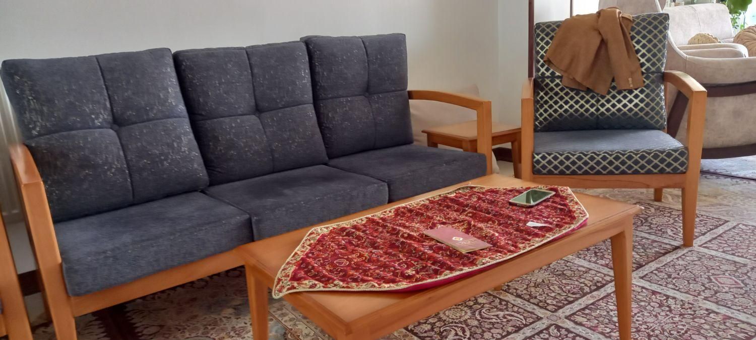 مبل راحتی چوب راش گرجستان ساخت سفارشی|مبلمان خانگی و میز عسلی|شاهرود, |دیوار