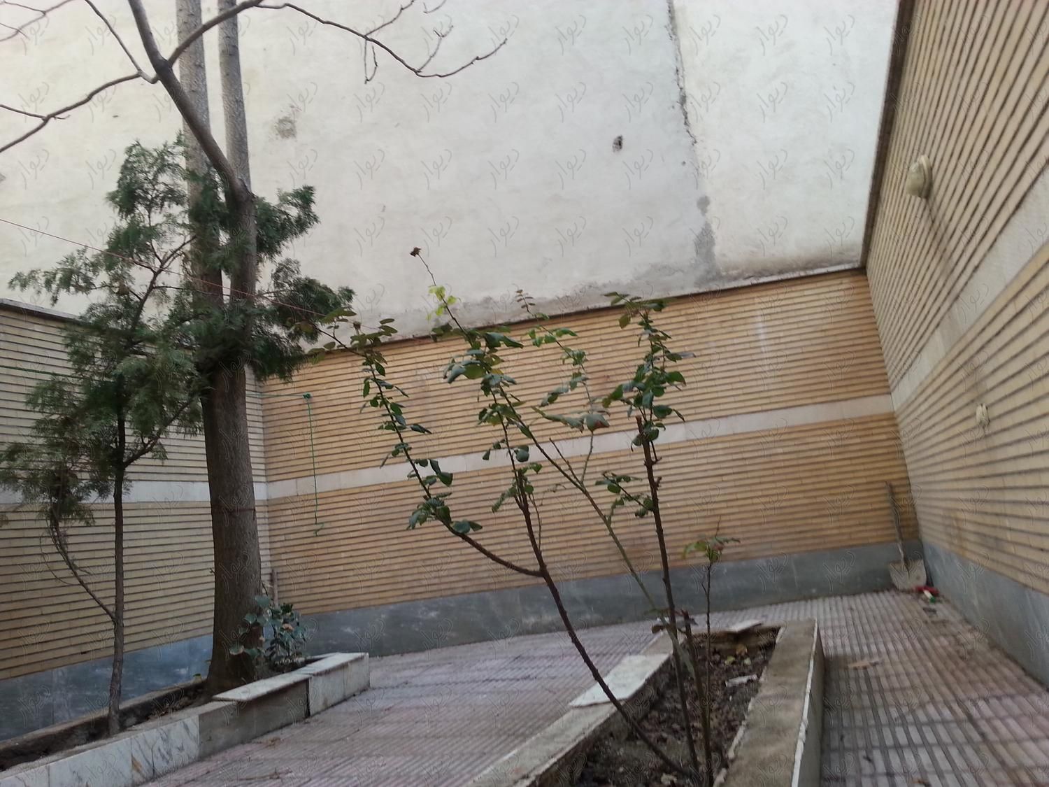45 متری با پارکینگ و حیاط|فروش آپارتمان|تهران, مینا|دیوار