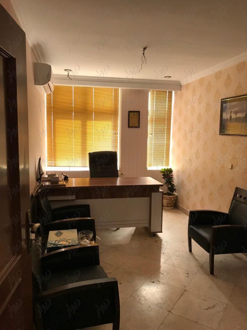 یک اتاق اشتراکی از دفتر وکالت|اجارهٔ دفتر کار، اتاق اداری و مطب|تهران, جهاد|دیوار