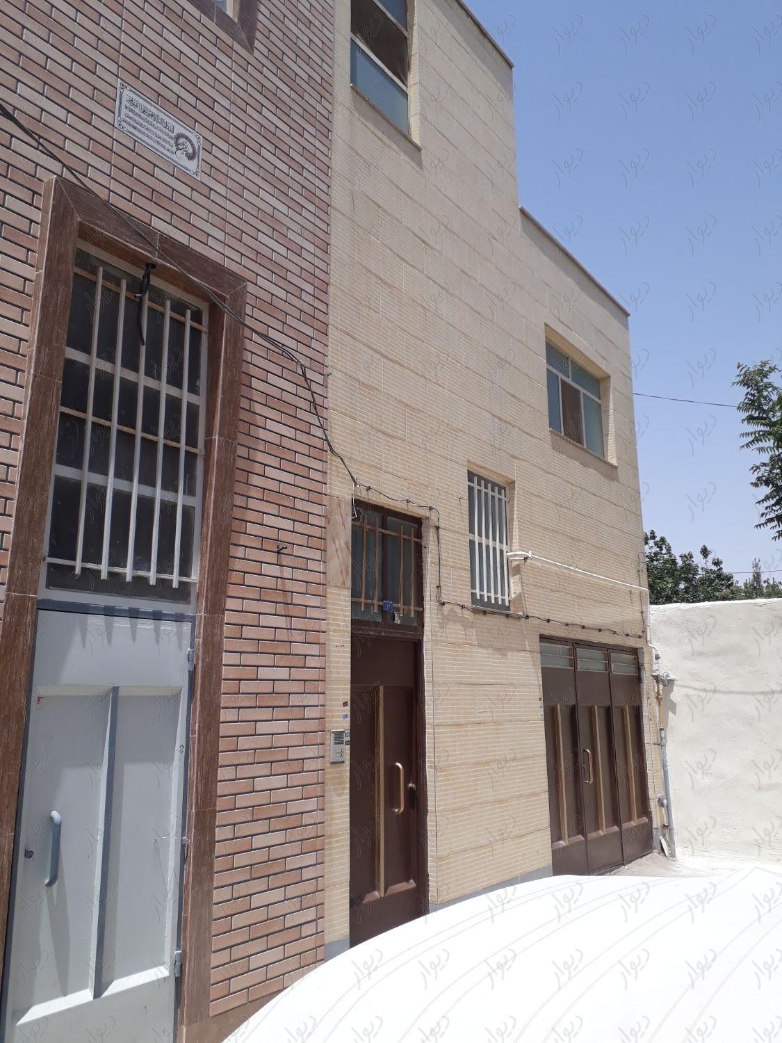 منزل ویلایی دو طبقه، ابتدای شاهدوچمران|فروش خانه و ویلا|اصفهان, فروردین|دیوار