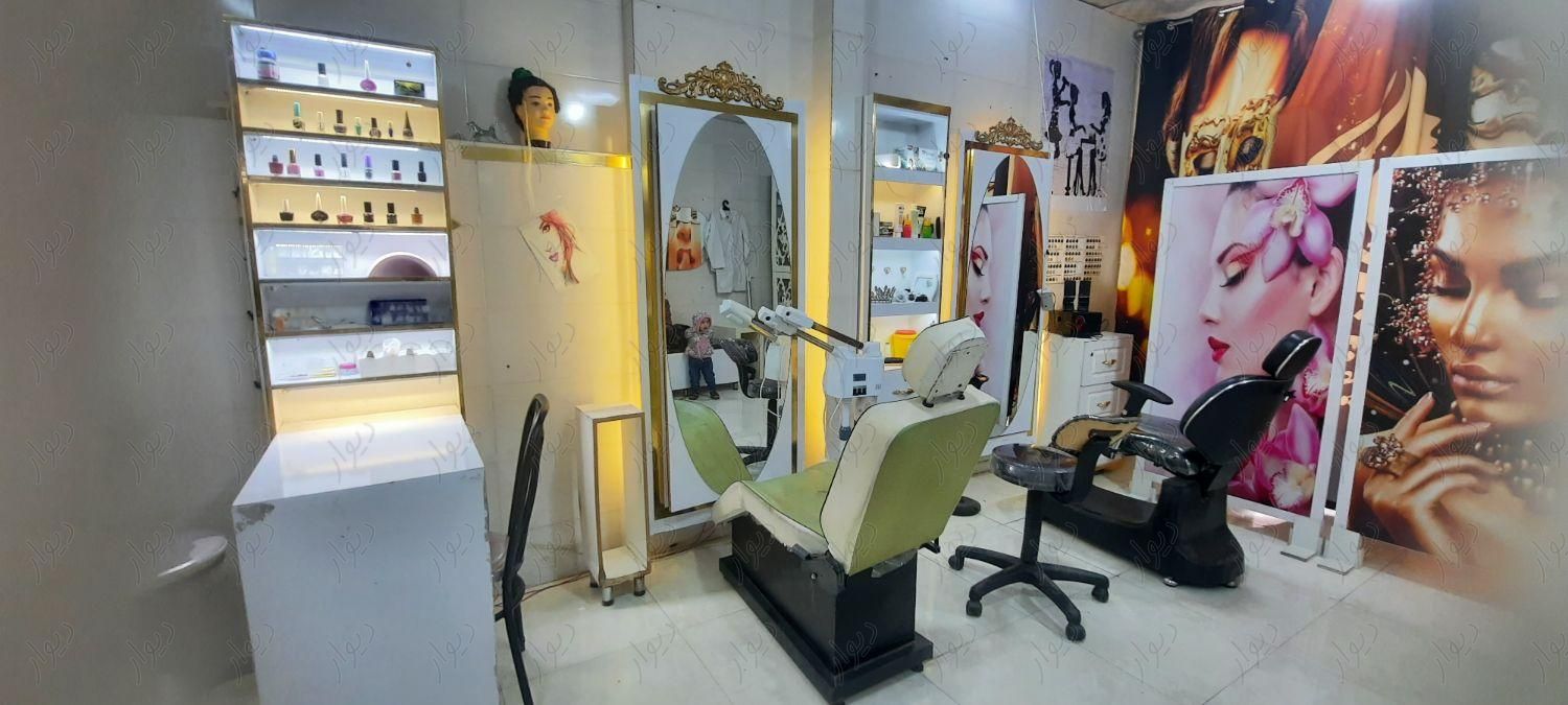 واگذاری آرایشگاه و سالن زیبایی دکور ۴۵ ملیون|اجارهٔ مغازه و غرفه|مشهد, محله طلاب|دیوار