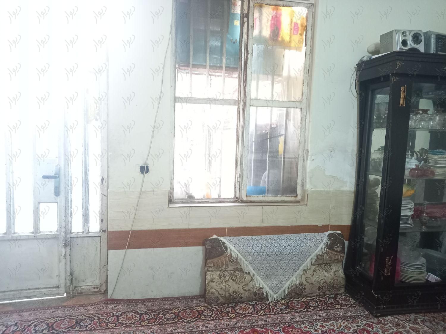 خونه نقلی رهن کامل|اجارهٔ خانه و ویلا|شیراز, قلعه نو|دیوار