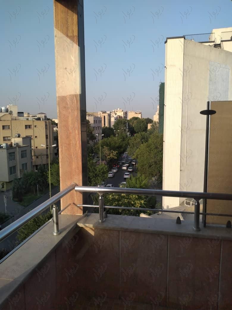 آپارتمان ۱۳۵متری بر مطهری طبقه ۴ تک واحدی|اجارهٔ آپارتمان|اصفهان, لنبان|دیوار