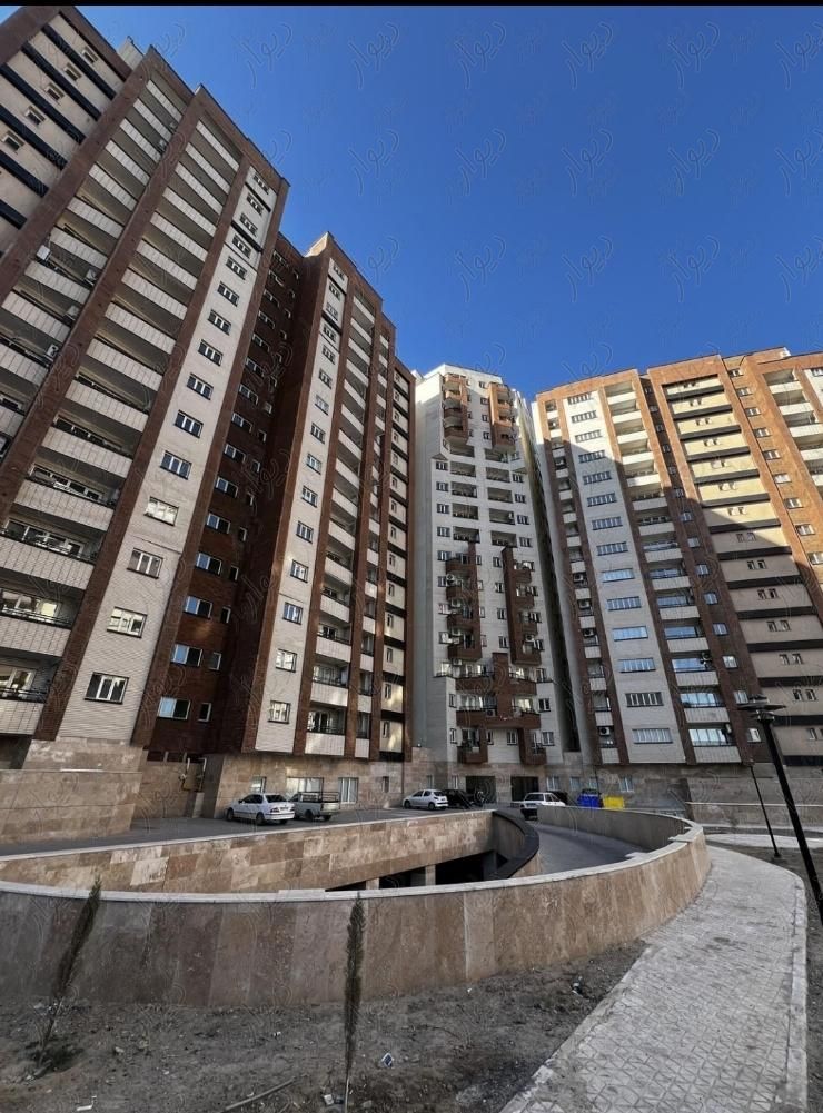 آپارتمان ۹۹ متری تکمیل اقاقیا ۳|فروش آپارتمان|اصفهان, کوی شهید کشوری|دیوار