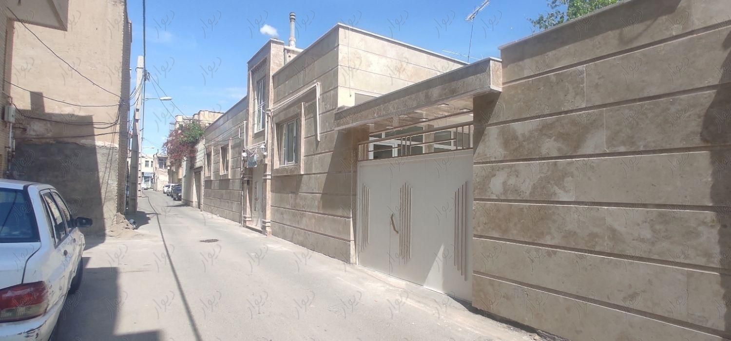 ویلایی نزدیک حرم نزدیک خیابان اصلی باجک|فروش خانه و ویلا|قم, باجک (۱۹ دی)|دیوار