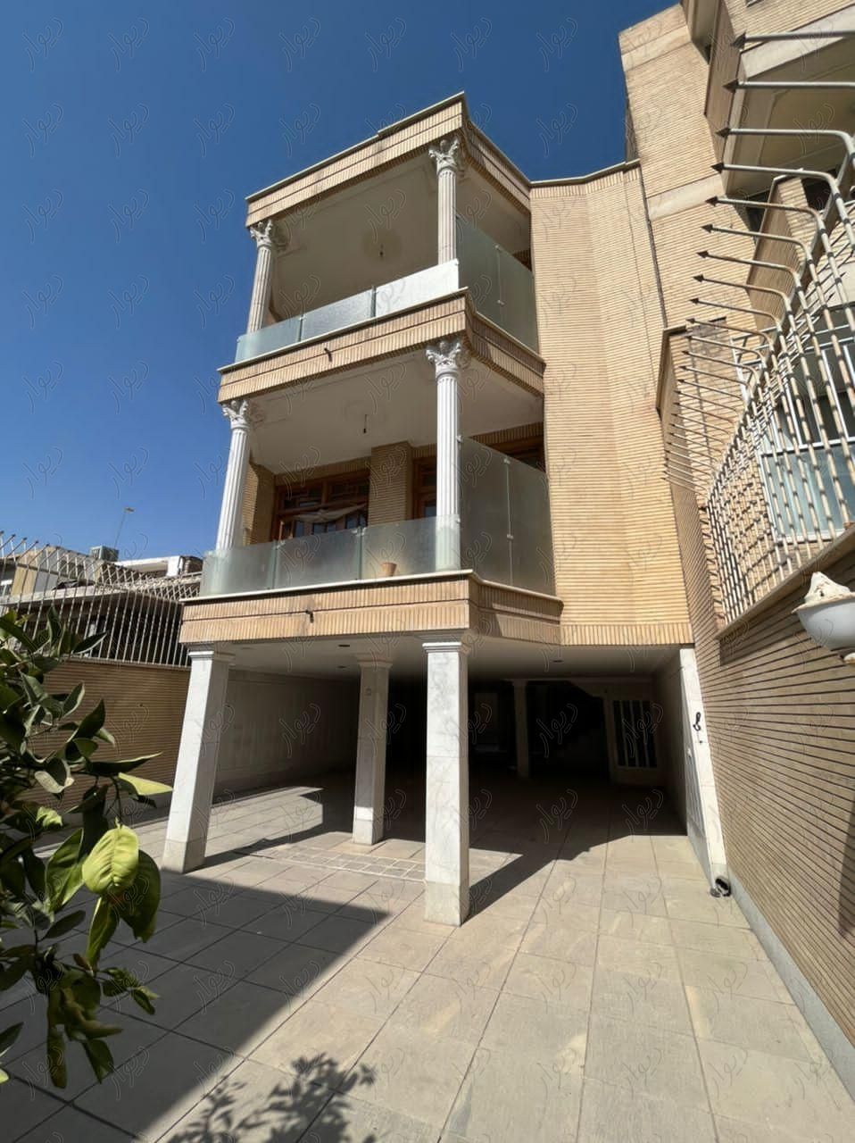 دو طبقه دربستی خیابان میر|اجارهٔ خانه و ویلا|اصفهان, شیخ صدوق|دیوار