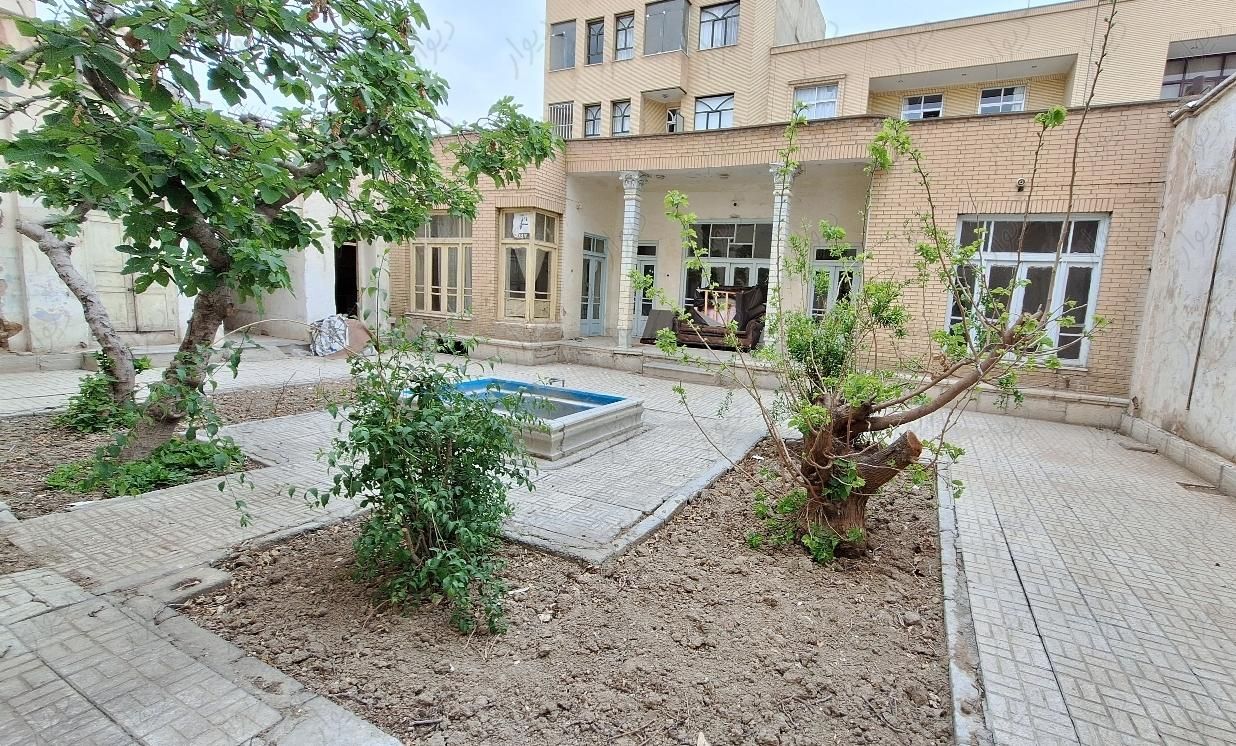 خانه کلنگی ، 352 متر ، خیابان کاشانی جوزدان|فروش زمین و کلنگی|اصفهان, جوزدان|دیوار