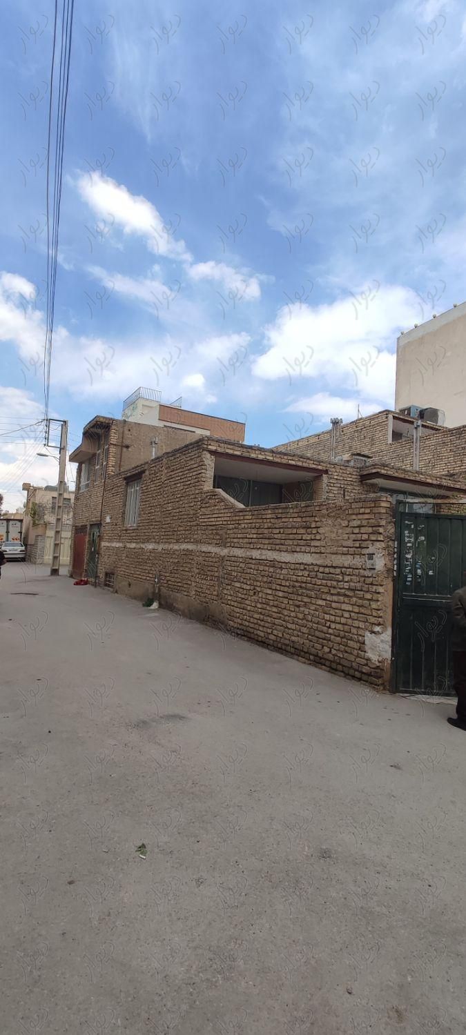 منزل ویلایی خ الله اکبر/سکونت/مدرسه/ انبار|اجارهٔ خانه و ویلا|اصفهان, ابر|دیوار