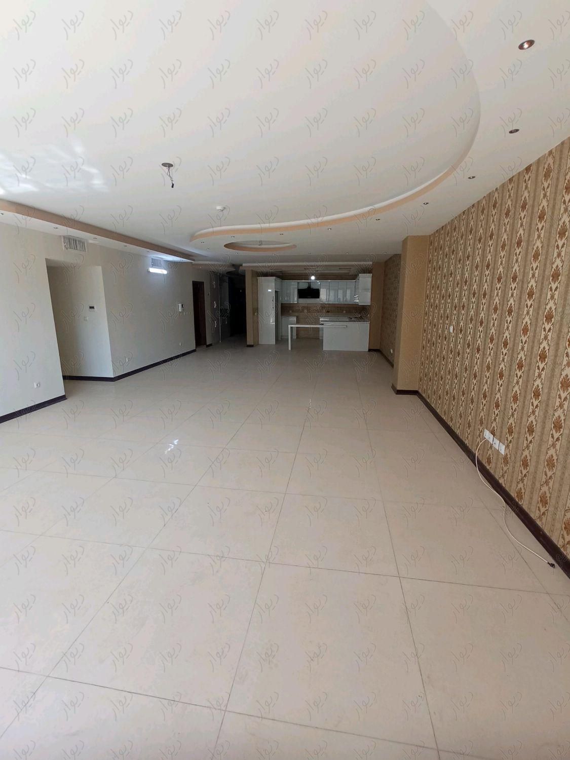 آپارتمان 194 متری 4 خوابه فول خیابان خادمی باهنر|فروش آپارتمان|اصفهان, شهیش‌آباد|دیوار