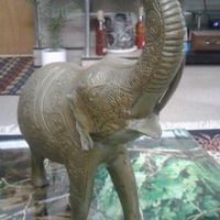 مجسمه برنجی فیل کار دست هستش|اشیای عتیقه|آمل, |دیوار