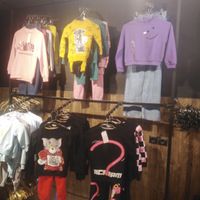 واگذاری مغازه پوشاک با سابقه 7 ساله در محل‌|اجارهٔ مغازه و غرفه|مشهد, فدک|دیوار