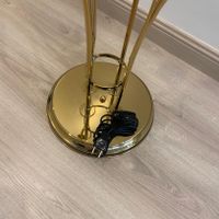 اباژور کنار سالنی طلایی و سفید|چراغ خواب و آباژور|تهران, شهرک کوهسار|دیوار