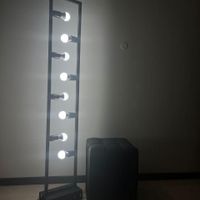 آباژور کنارسالنی ایستاده مدرن|چراغ خواب و آباژور|تهران, اتابک|دیوار
