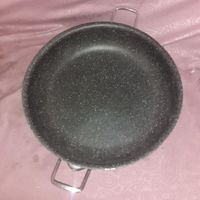 دیس بزرگ ژاپنی و یک ماهیتابه نسبتا بزرگ|ظروف سرو و پذیرایی|شیراز, شهرک گلستان|دیوار
