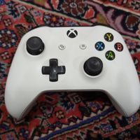 xbox one  یک ترابایت دو دسته به همراه کیف و شارژر|کنسول، بازی ویدئویی و آنلاین|تهران, قلهک|دیوار