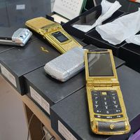 vertu flip کمیاب|موبایل|تهران, شهرک راه‌آهن|دیوار