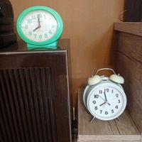 ساعت رومیزی کارکرده سالم تمیز|ساعت دیواری و تزئینی|کرج, منظریه|دیوار