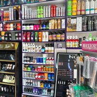 واگذاری آرایشی بهداشتی و عطر و ادکلن به صورت یکجا|اجارهٔ مغازه و غرفه|محمدشهر, |دیوار