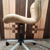 صندلی جکدار و چرخدار نسکافه ای رنگ - کاملا نو|صندلی و نیمکت|تهران, تولید دارو|دیوار