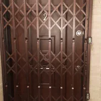 اکاردیون ریلی آپارتمان .حفاظ در آپارتمان.