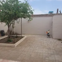 طیقه همکف با حیاط ۱۹۰ متری
