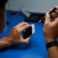 تعمیرات تخصصی آیفون و اندروید تعویض ال سی و باطری