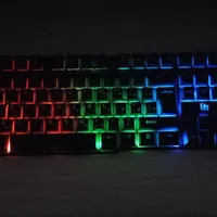 کامپیوتر کامل نسل هفتم لوازم RGB +مانیتور22 اینچ|رایانه رومیزی|رشت, جانبازان|دیوار