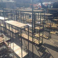 رگآل و مجسمه و آینه سال نو