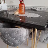 میز غذا خوری ۴نفره در حد نو