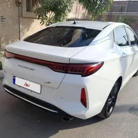 کی ام سی j7، بیرنگ، سند آزاد