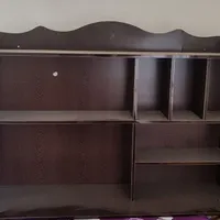 میز کامپیوتر و کتابخانه