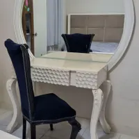 میز آرایش ،آینه و صندلی مینیمال