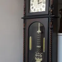 ساعت ایستاده چوبی
