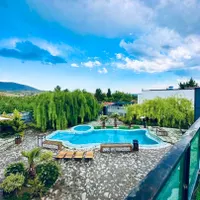 اجاره روزانه عمارت ۴خواب استخر روباز ابگرم کردان