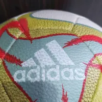 توپ فوتبال Adidas اورجینال|ورزش‌های توپی|تهران, مهرآباد جنوبی|دیوار