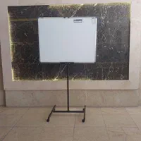 تخته وایت برد مغناطیسی ۱۰۰×۸۰همراه پایه نگهدارنده