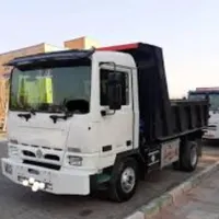 خاکبرداری وحمل نخاله توسط کارگر وبابکت